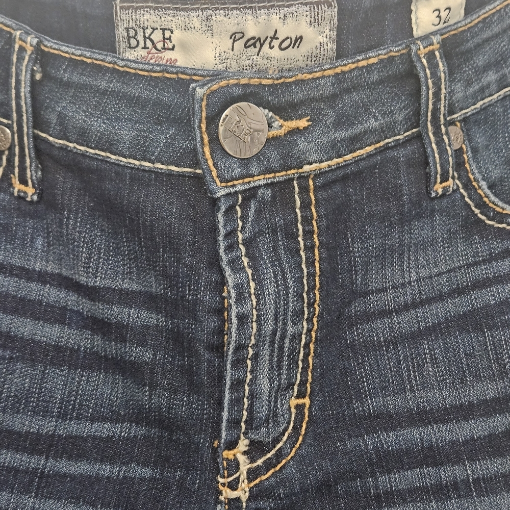 BKE PAYTON DENIM SEQUIN EMBROIDERED SHORTS WOMEN'S SIZE 32 - Picture 3 of 9